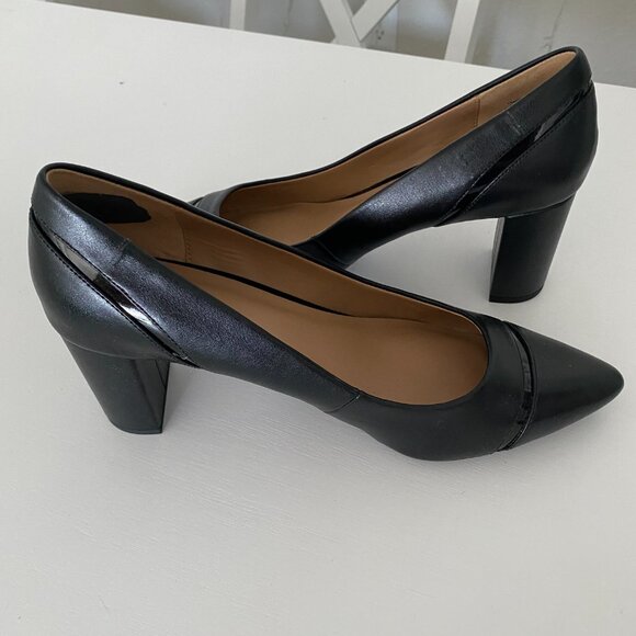 Crown & Ivy Black Block Heel Pumps - Picture 4 of 5